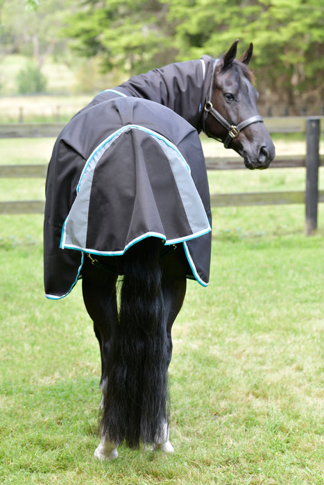 WeatherBeeta ComFiTec Ultra Cozi III Detach-A-Neck Turnout Blanket (220g Medium) in Charcoal with Teal Blue/White Trim - Tail Flap