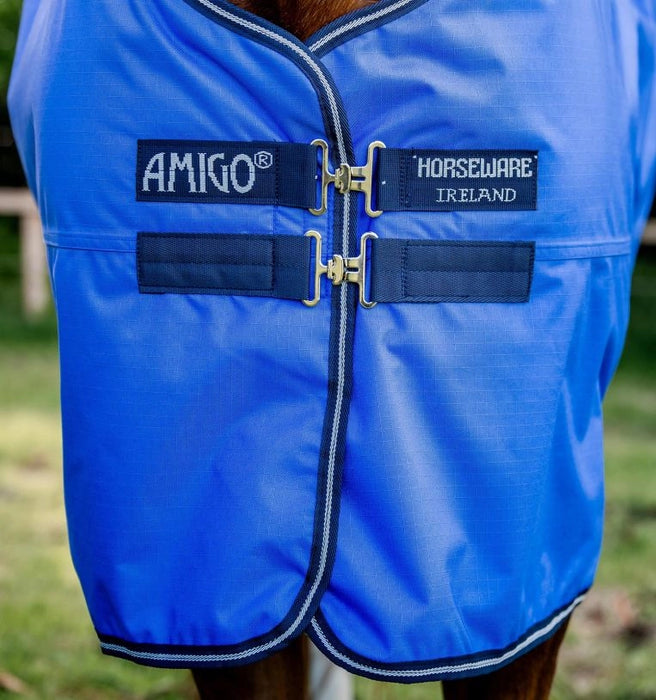Amigo Hero Ripstop Turnout Blanket (50g Medium-Lite) in Blue (Navy/Grey Trim) - Closeup of straight front closure
