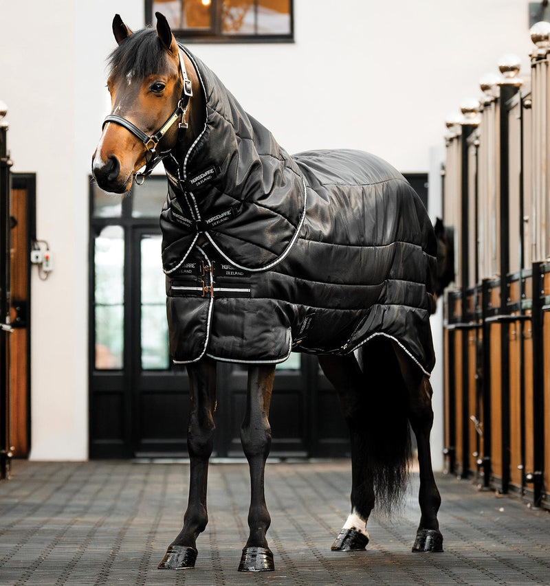 Horseware Easy-Layer Stable (200g) in Black (Silver Trim)