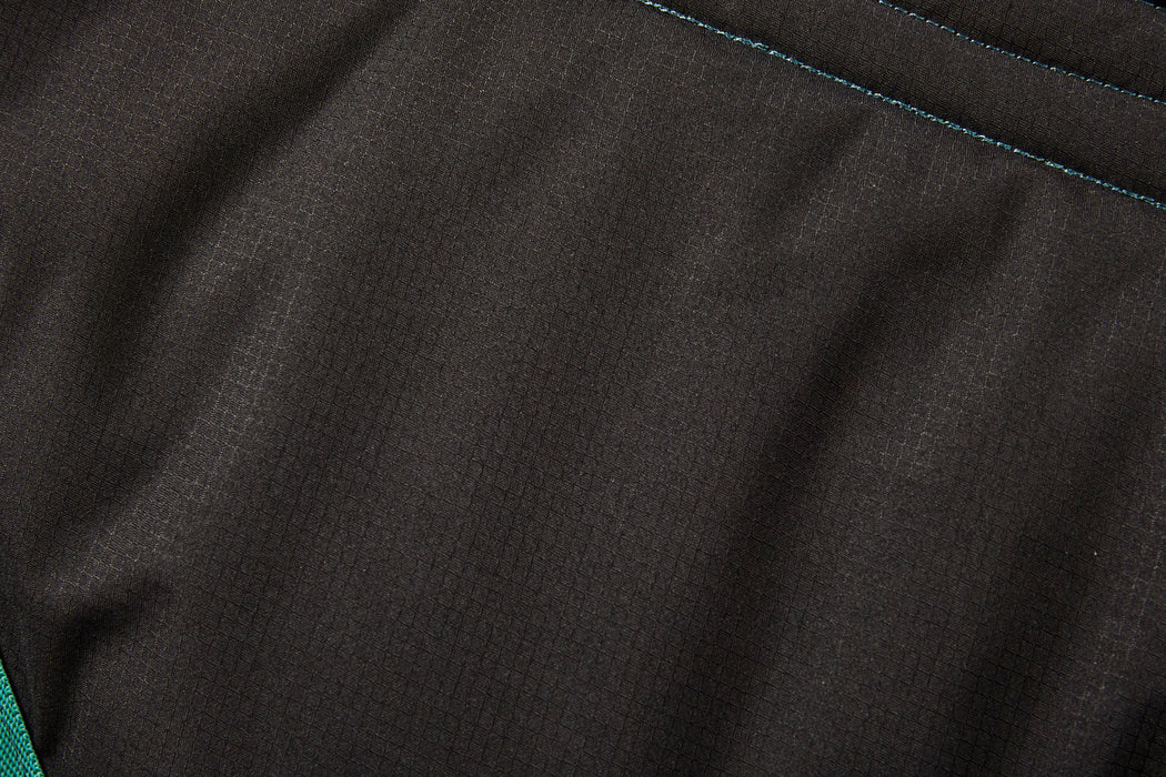 WeatherBeeta Green-Tec 900D Plus Standard Neck Turnout Blanket (50g Medium-Lite) in Black with Bottle Green Trim - Lining